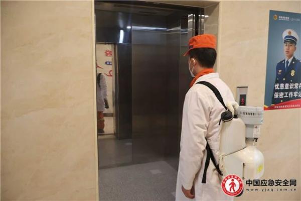 全面消杀除隐患 守护营区护平安