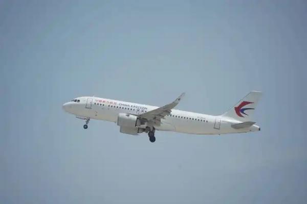 影响航班安全的“机闹”,法律必须较真碰硬